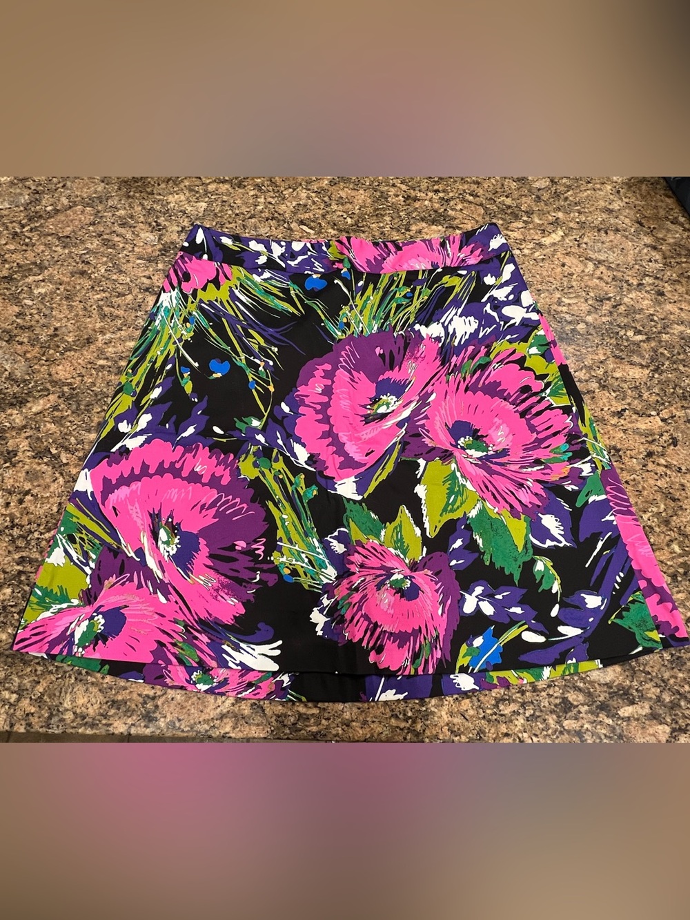 Lane Bryant Size 18 Floral A-Line Skirt in Pink & Black.
